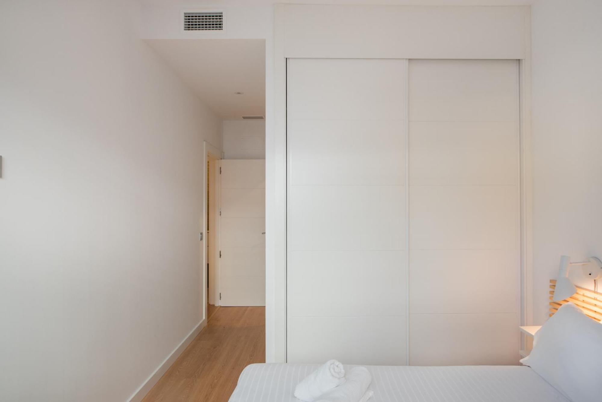 Cozy Modern Flat Terrace 2 Bedrooms 2 Bathrooms Lägenhet